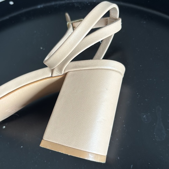 Twisted-strap Sandals - Picture 12 of 13